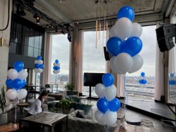 Helium gevulde ballonnen trosjes